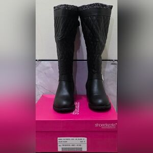 Shoedazzle Women's Quilted Flat Boots Style LEXX Wide Calf Size 10 Color Black